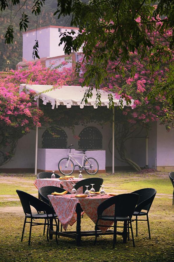 Mela Kothi - The Chambal Safari Lodge Bāh Buitenkant foto