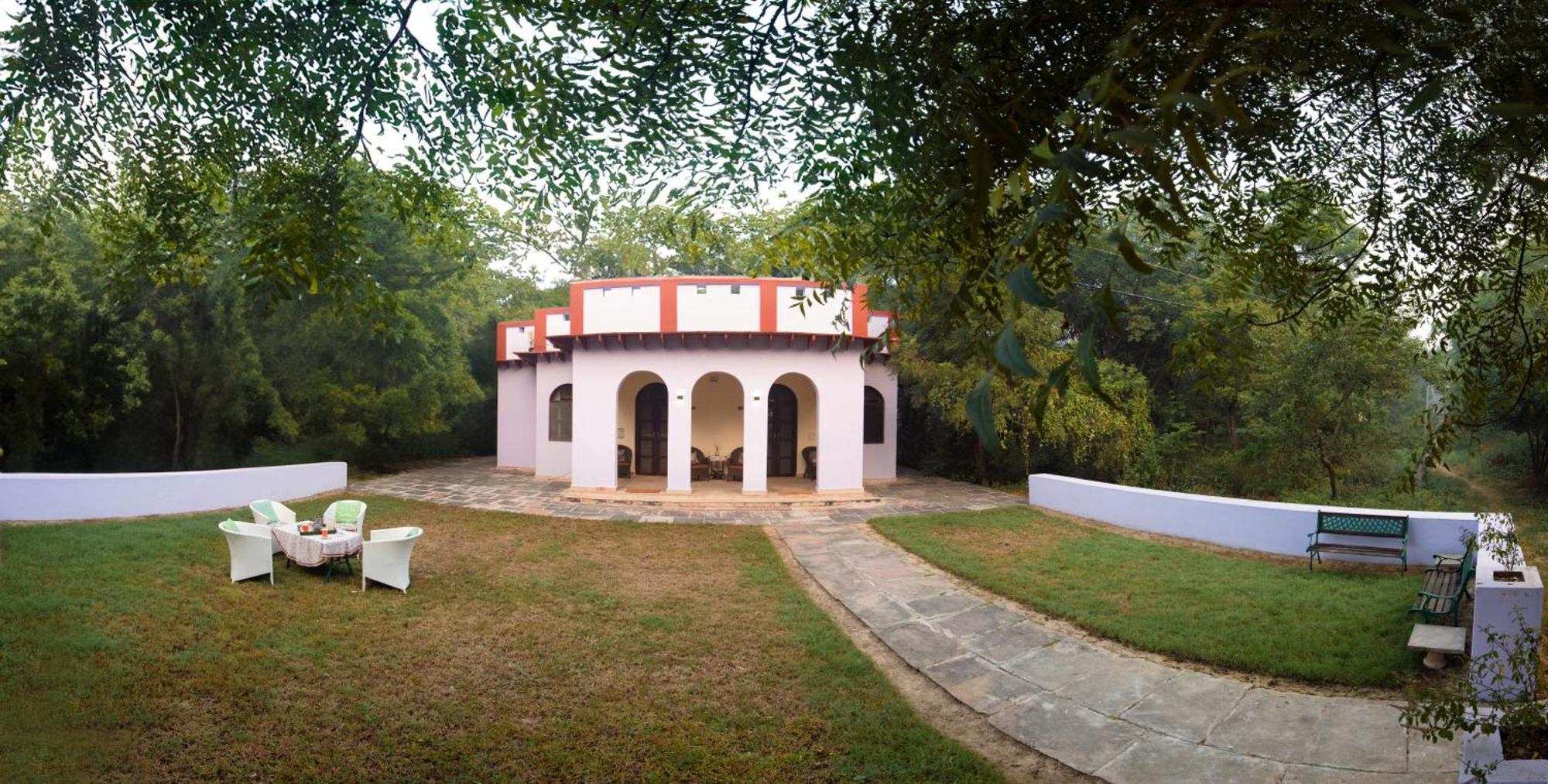 Mela Kothi - The Chambal Safari Lodge Bāh Buitenkant foto
